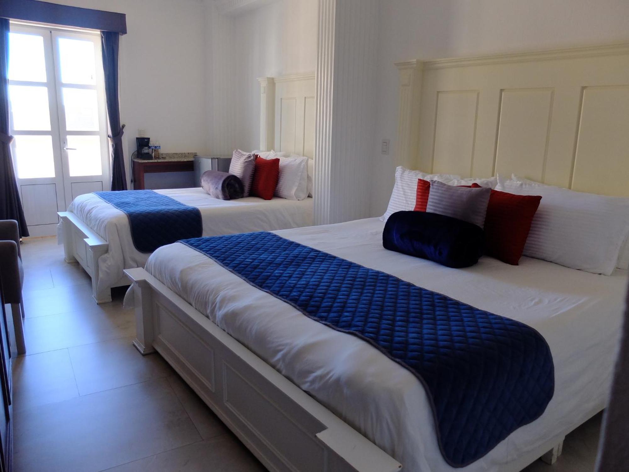 Hotel Estancia Real เตปาติตลัน เด โมเรลอส ภายนอก รูปภาพ